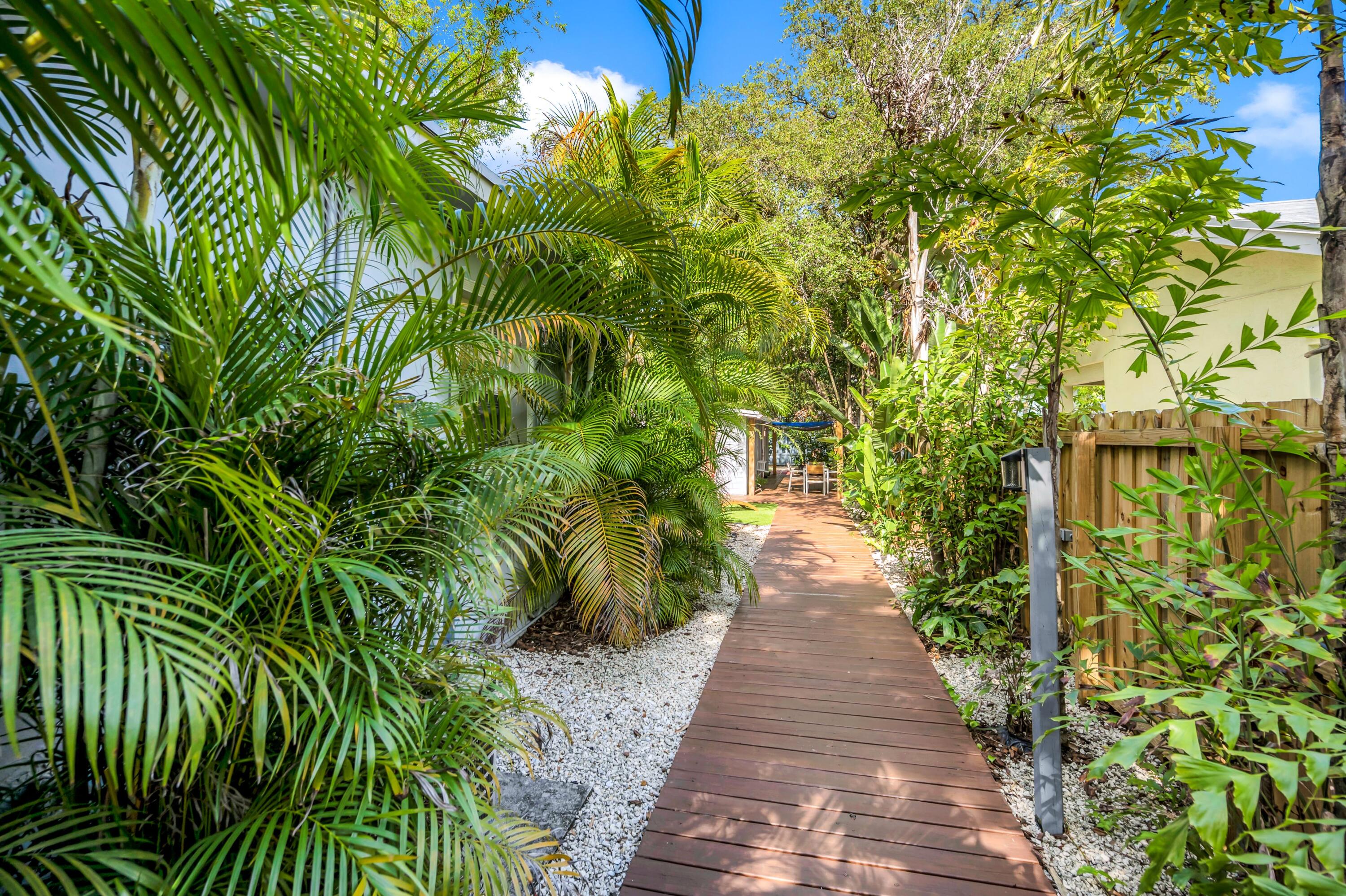 Sailboat Bend - Residential