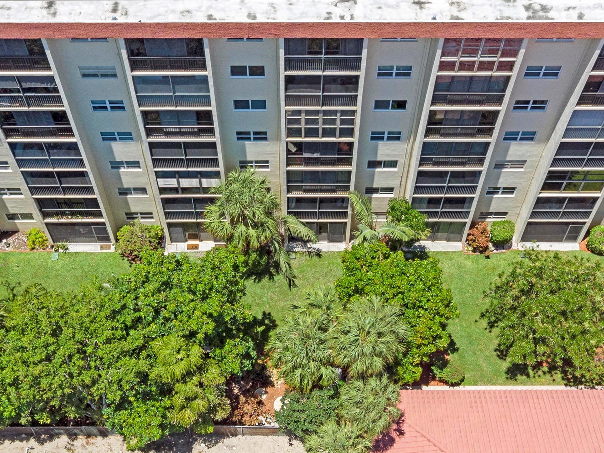 2350 NE 14th Street Cswy 103