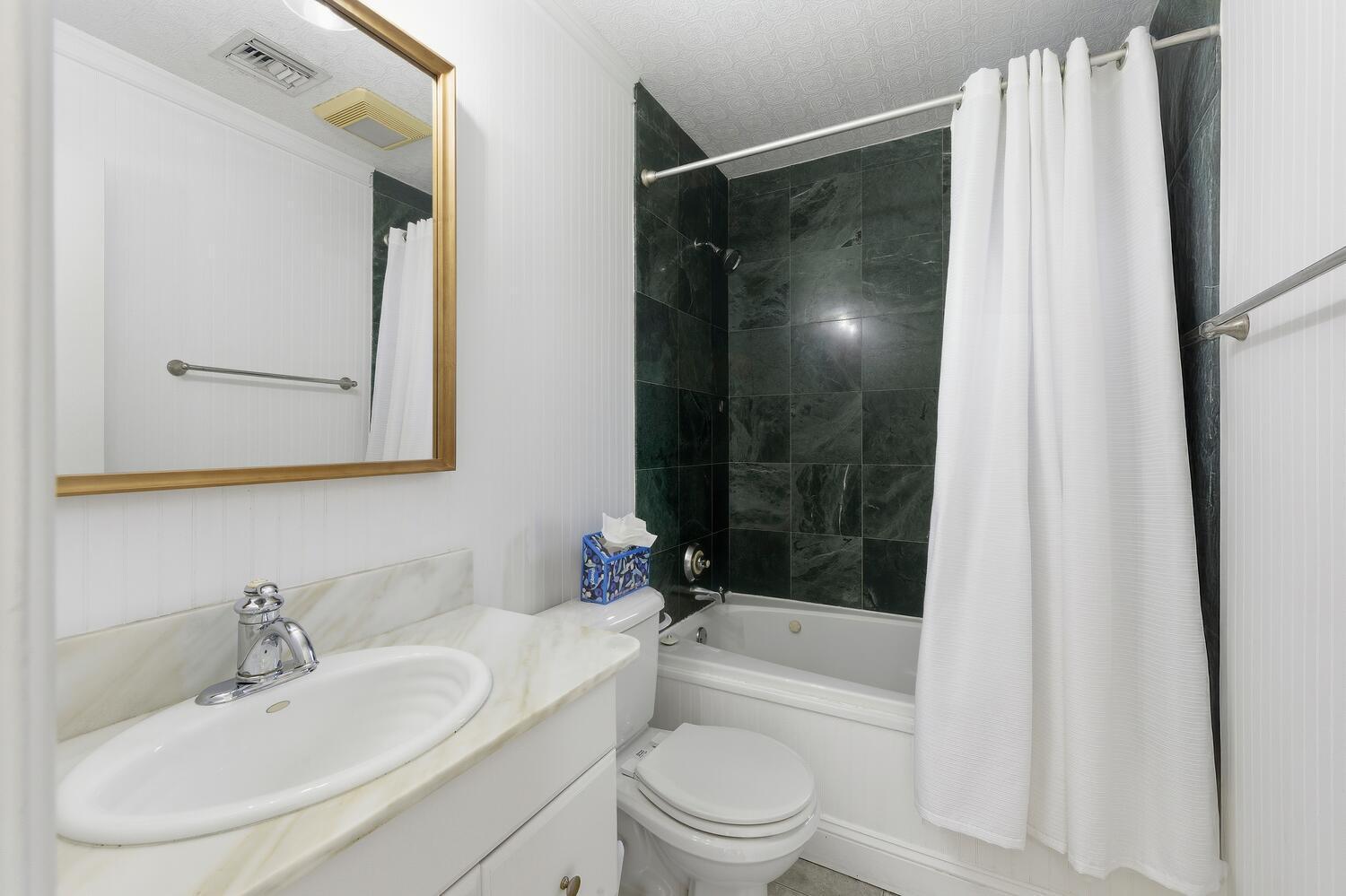 NORTH PALM BEACH VILLAGE - Residential