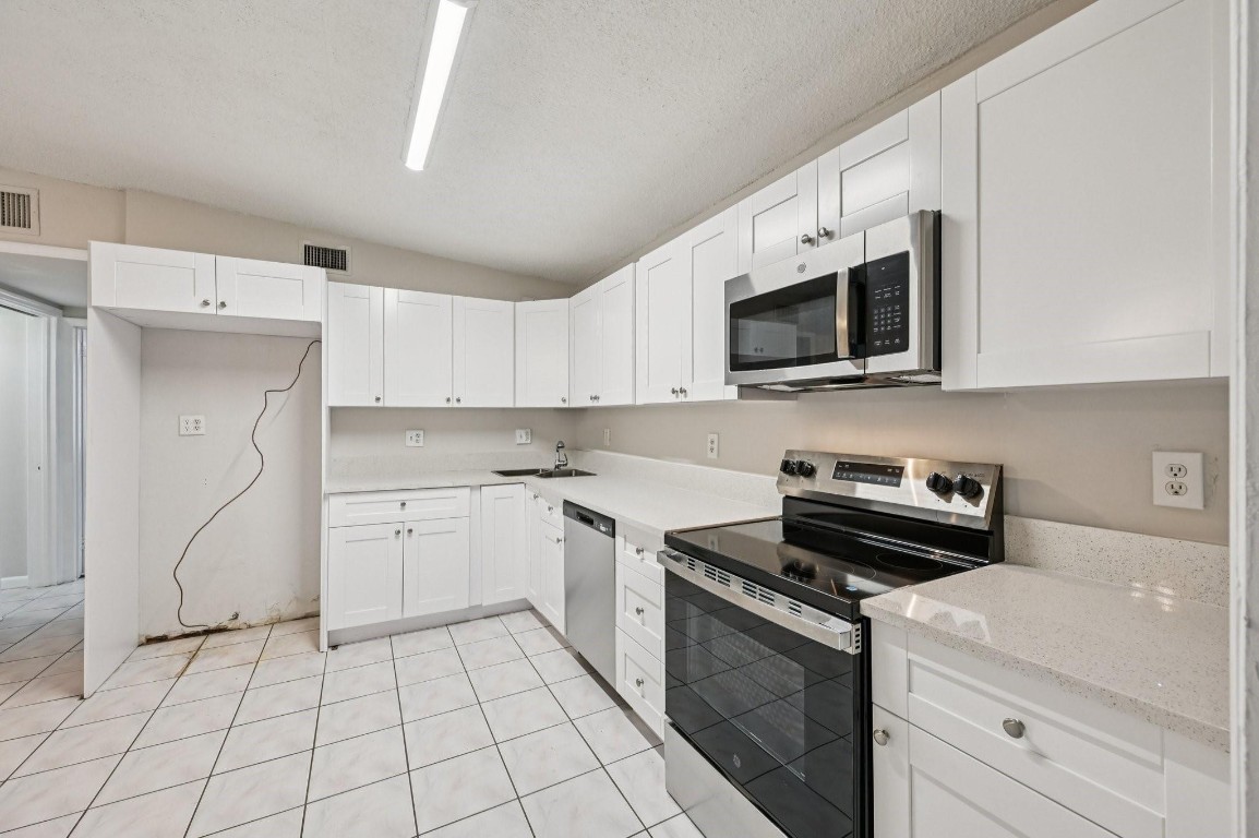 Forest Hill Village Repl - Residential