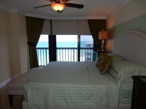 ISLANDIA 01 CONDO - Residential