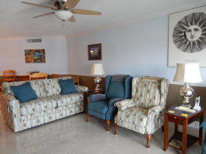 ISLANDIA 01 CONDO - Residential