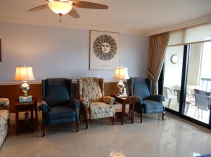 ISLANDIA 01 CONDO - Residential