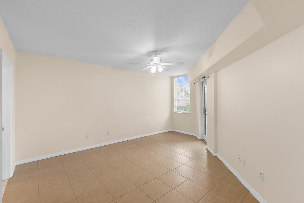 PRADO CONDO - Residential