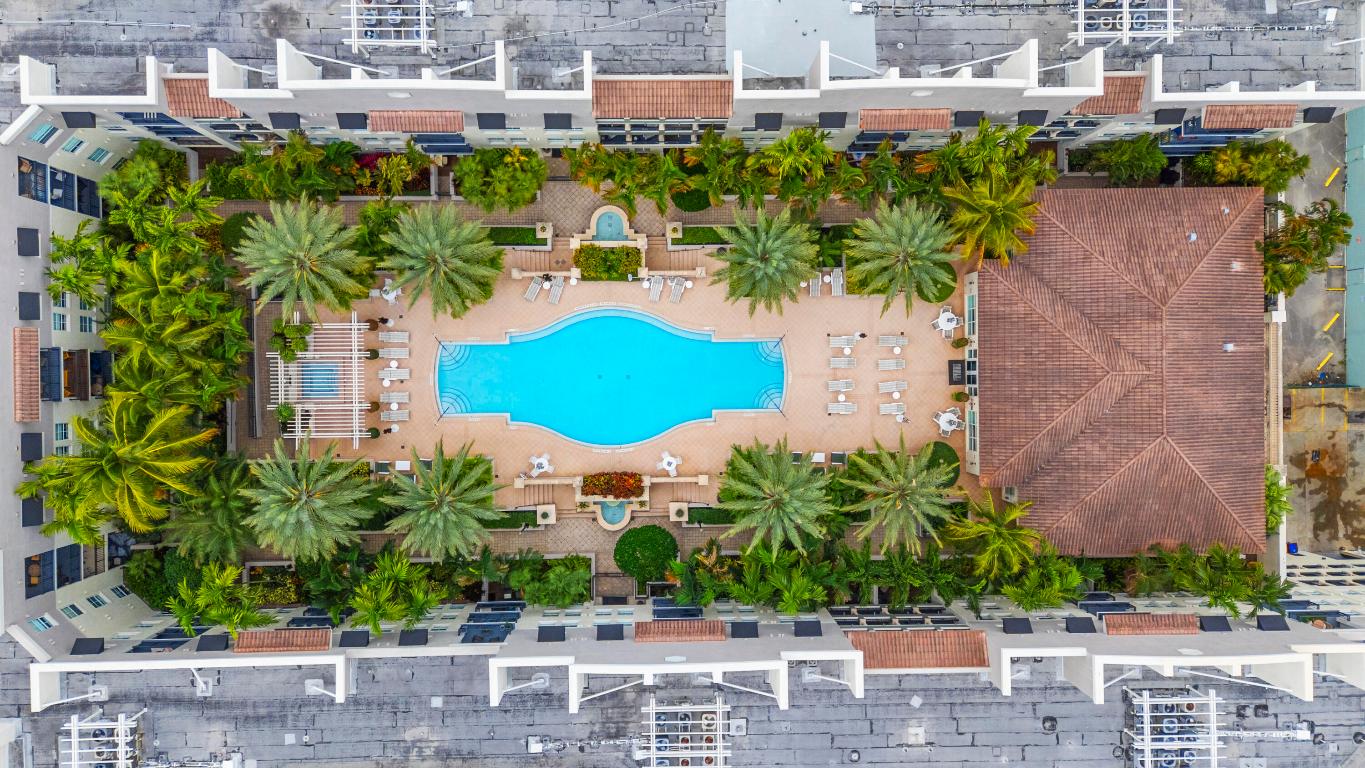 PRADO CONDO - Residential