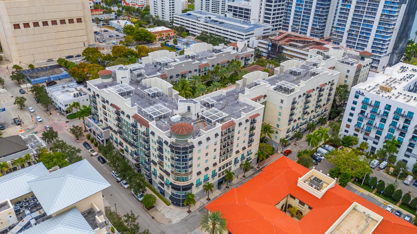 PRADO CONDO - Residential