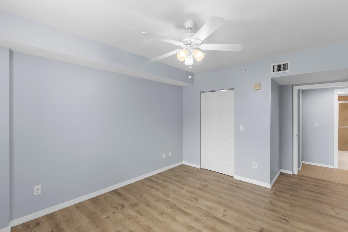 PRADO CONDO - Residential