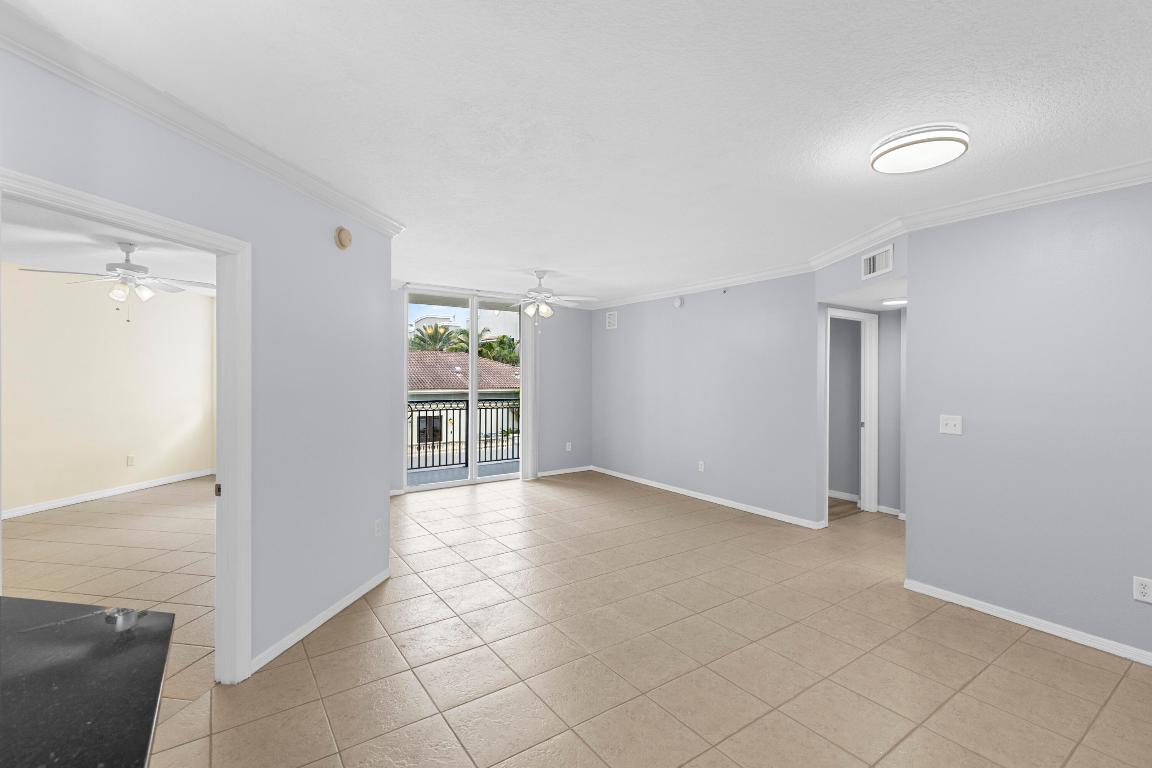 PRADO CONDO - Residential