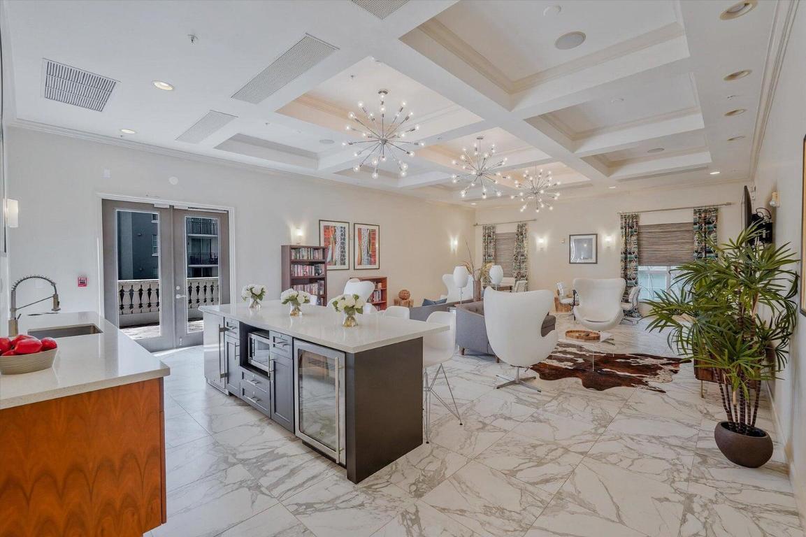 PRADO CONDO - Residential