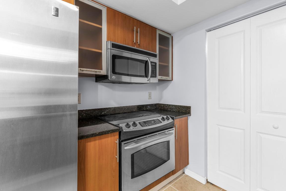 PRADO CONDO - Residential