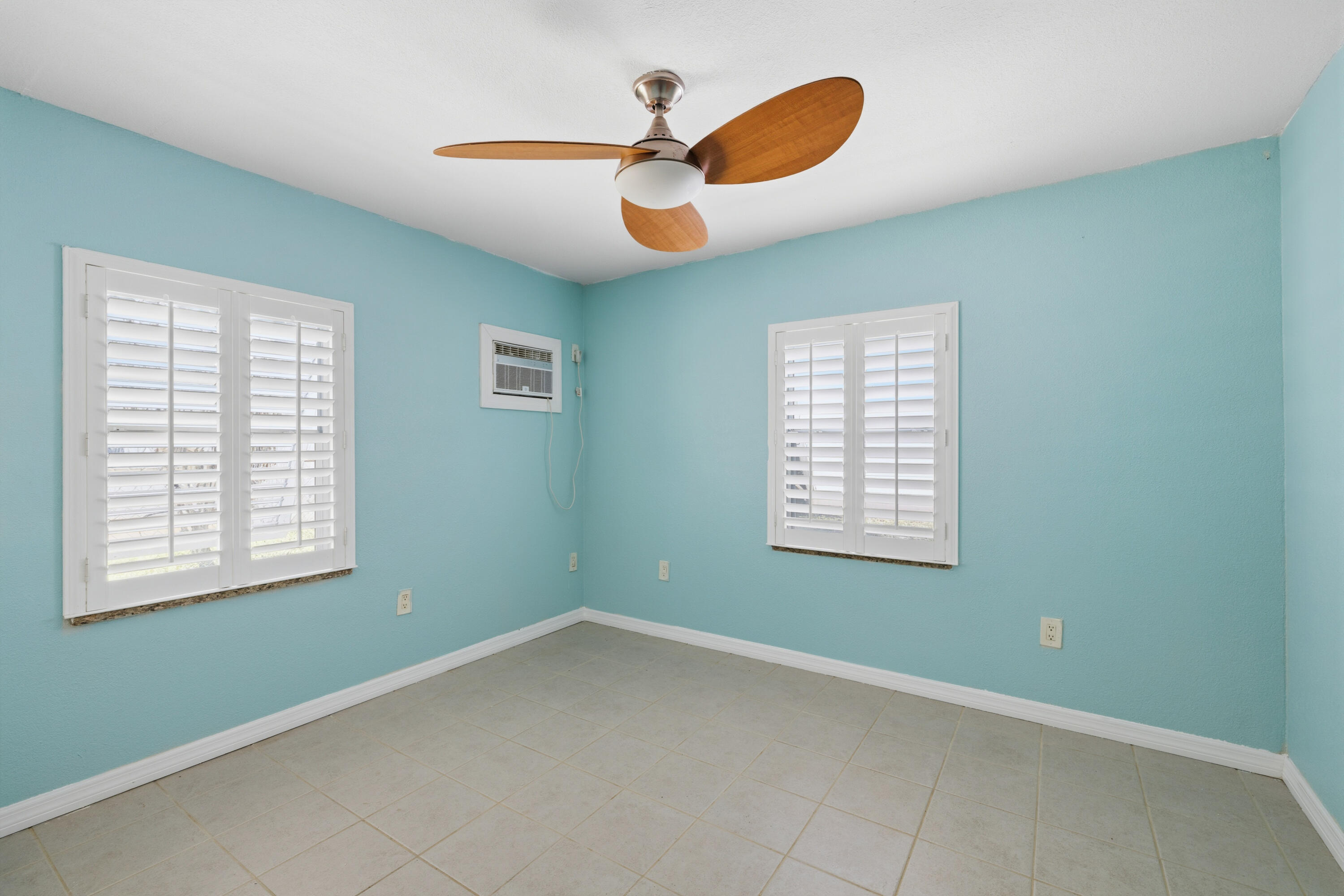 RIVERVIEW MANOR - Residential