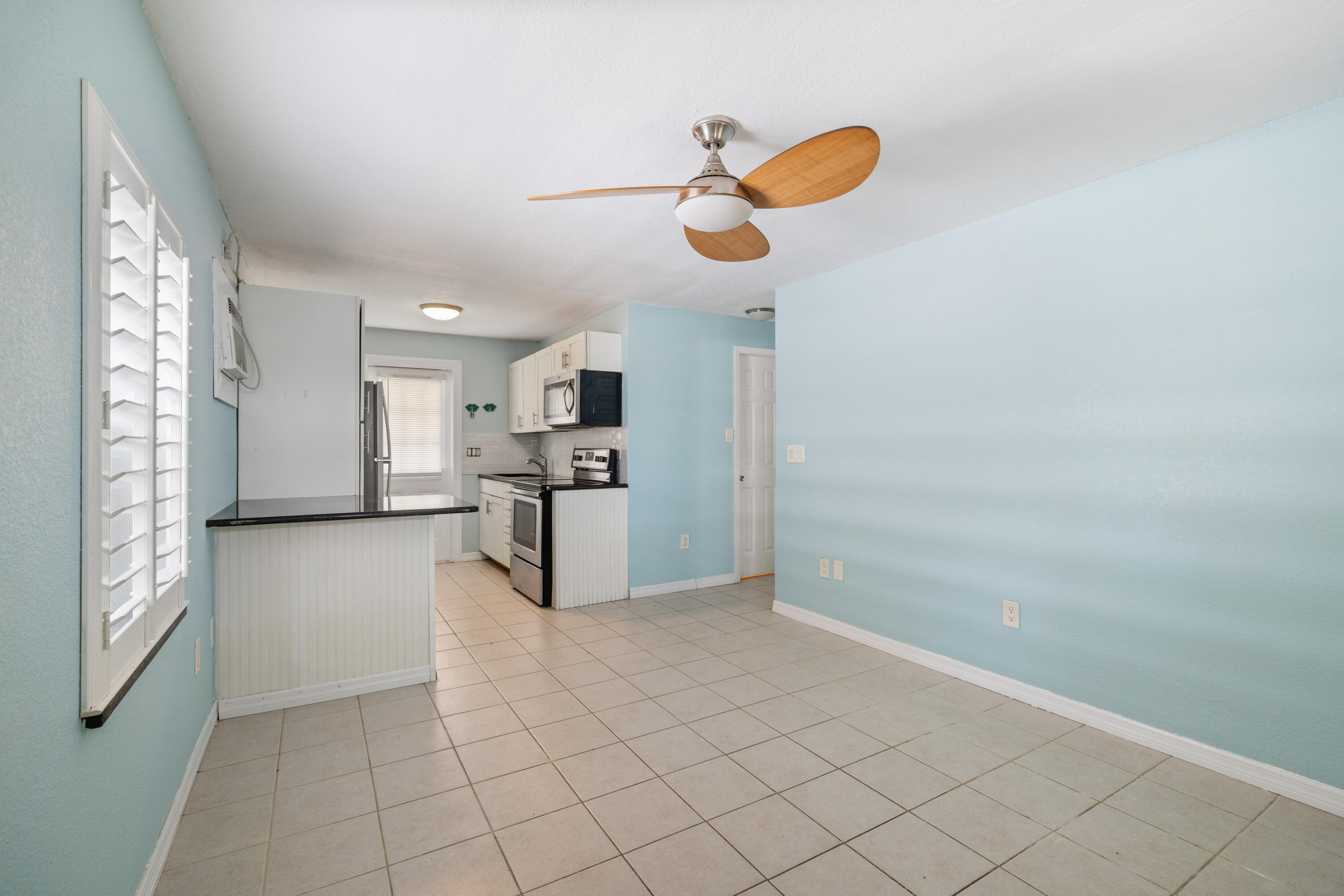 RIVERVIEW MANOR - Residential
