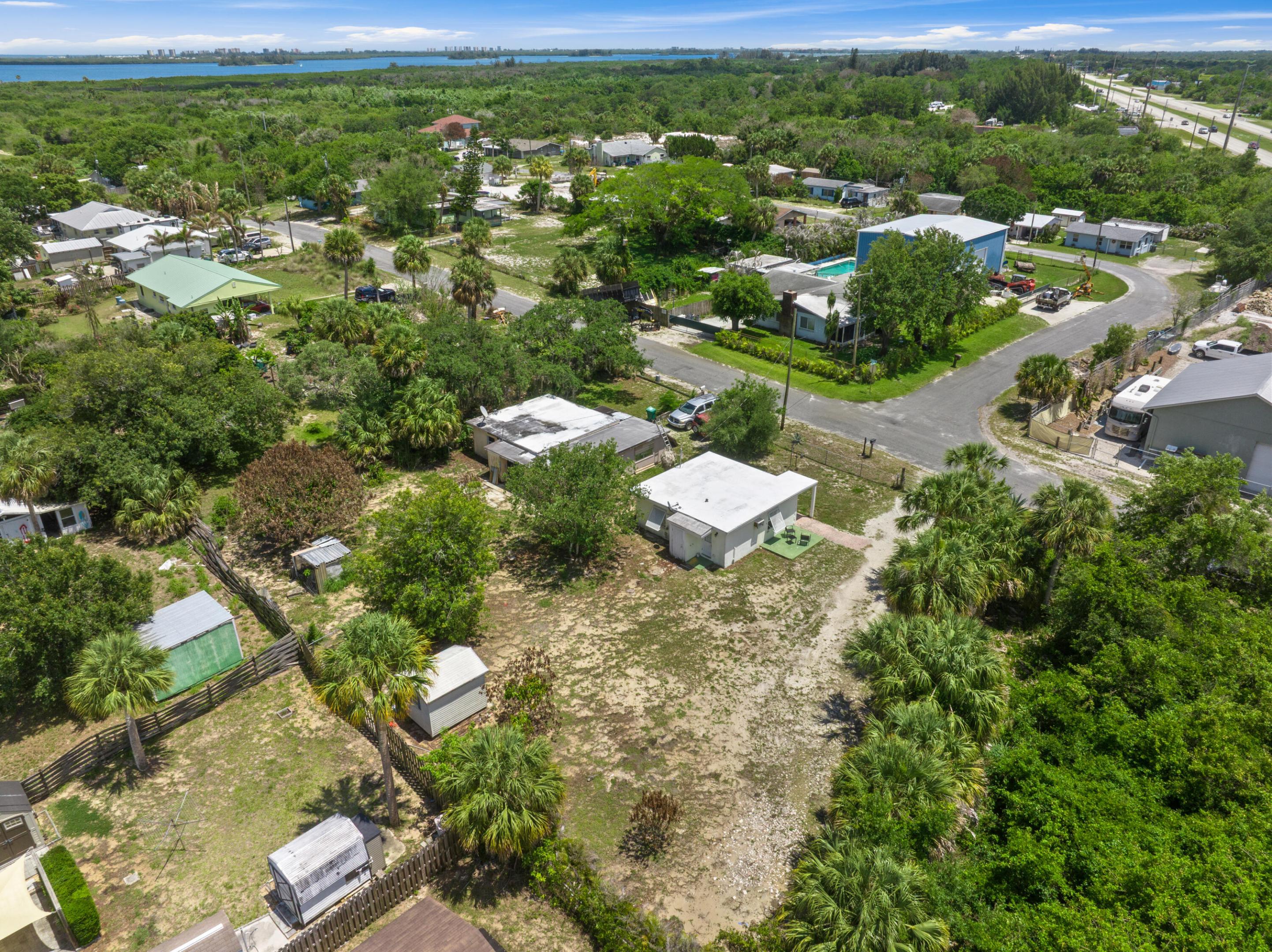 RIVERVIEW MANOR - Residential