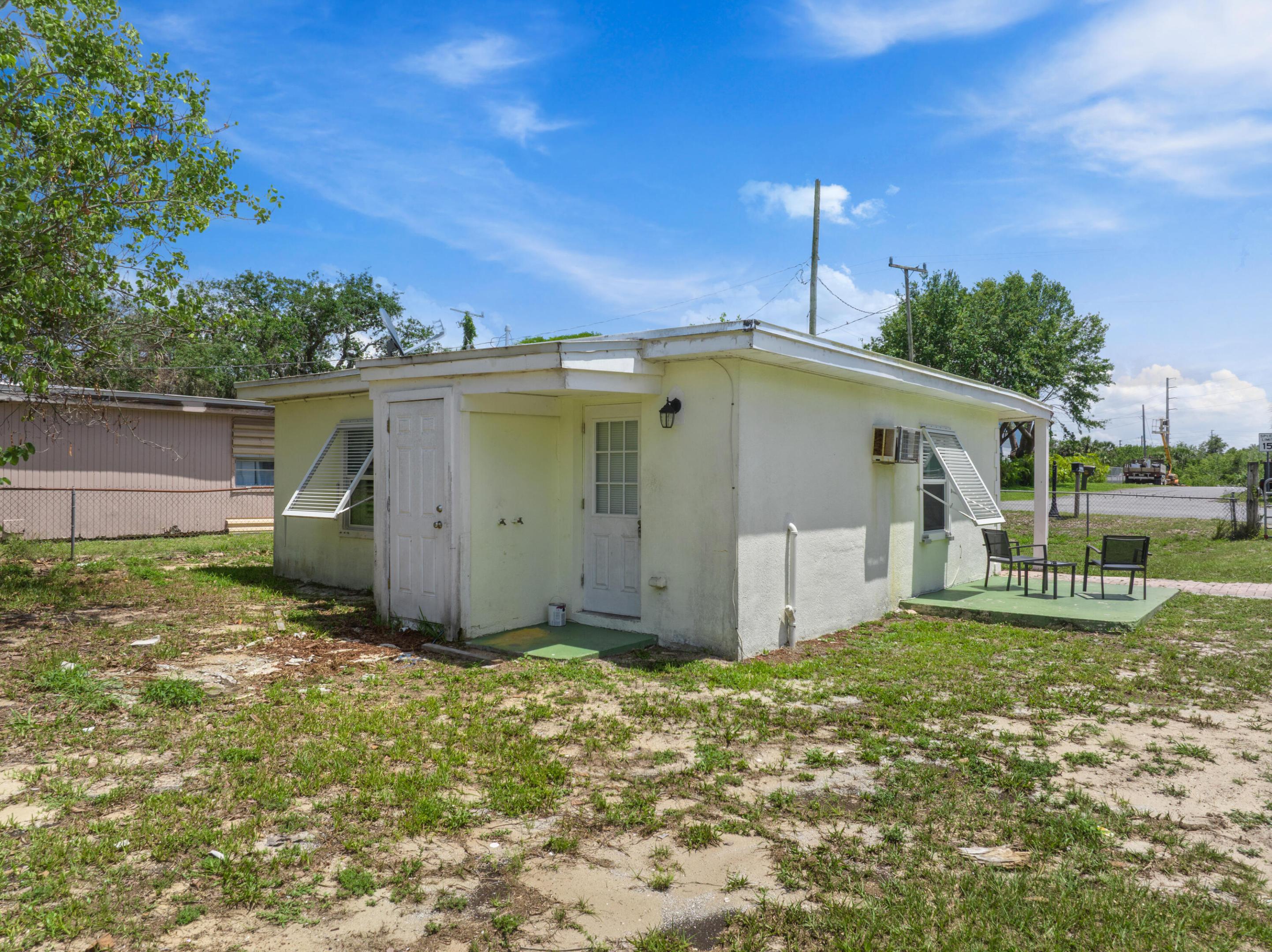 RIVERVIEW MANOR - Residential