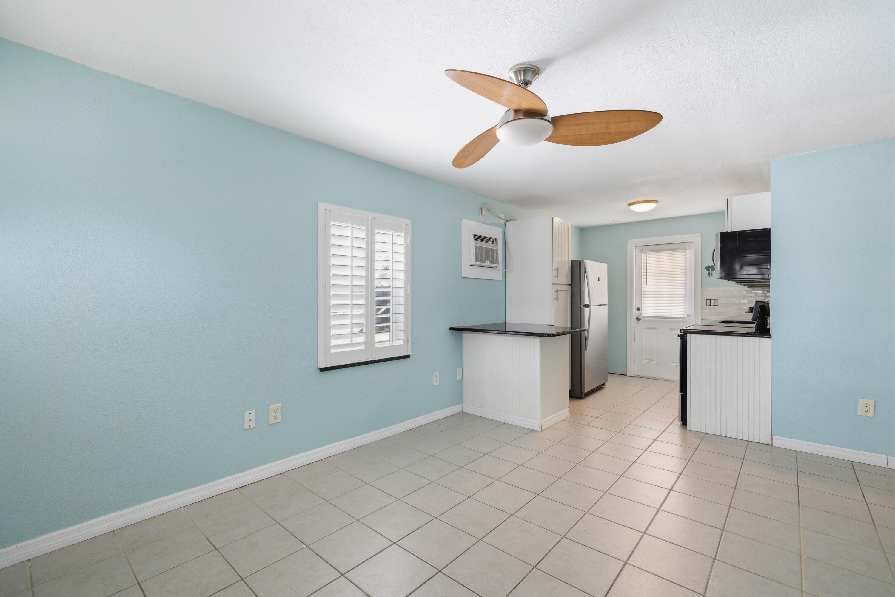 RIVERVIEW MANOR - Residential