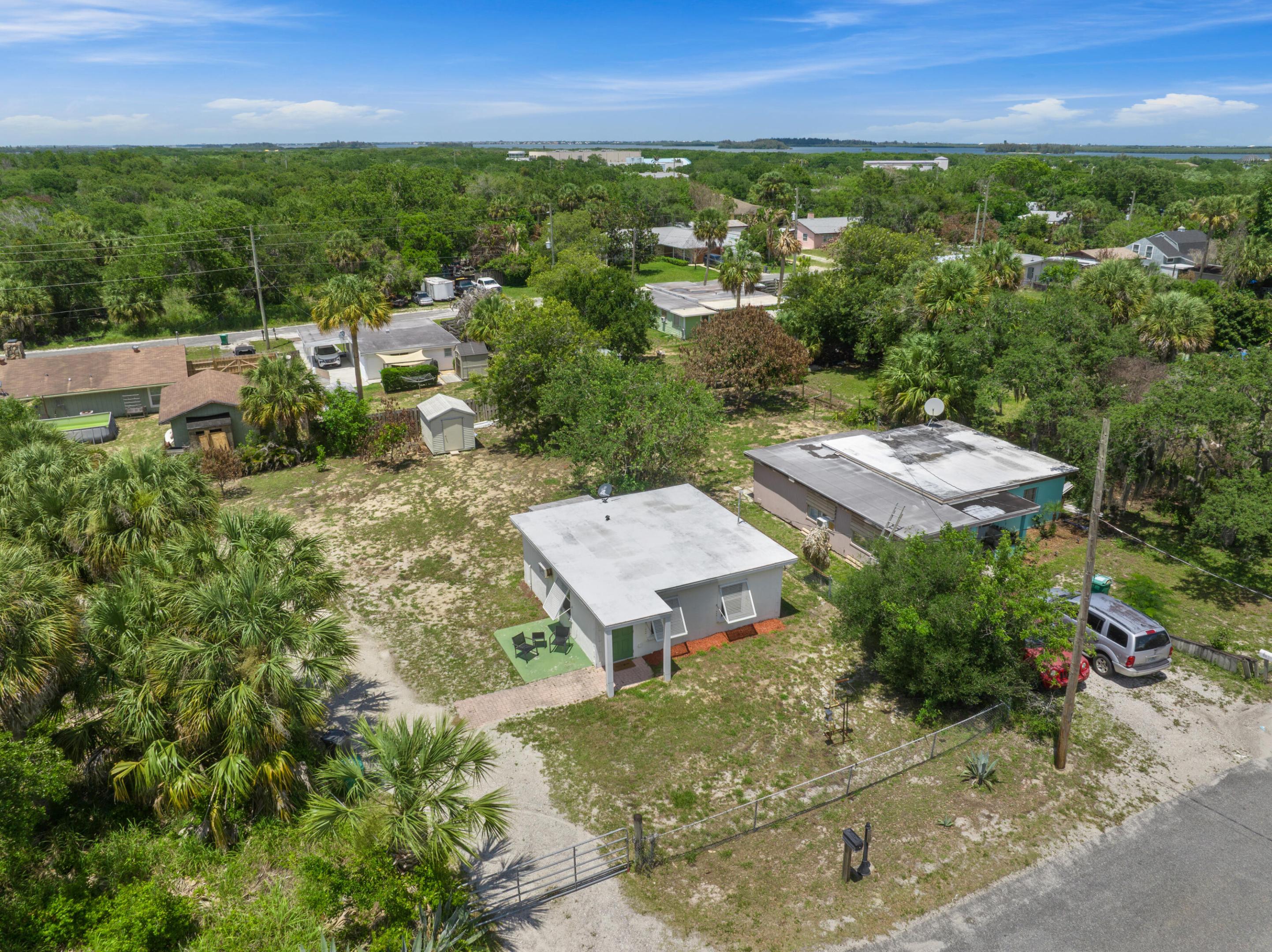 RIVERVIEW MANOR - Residential