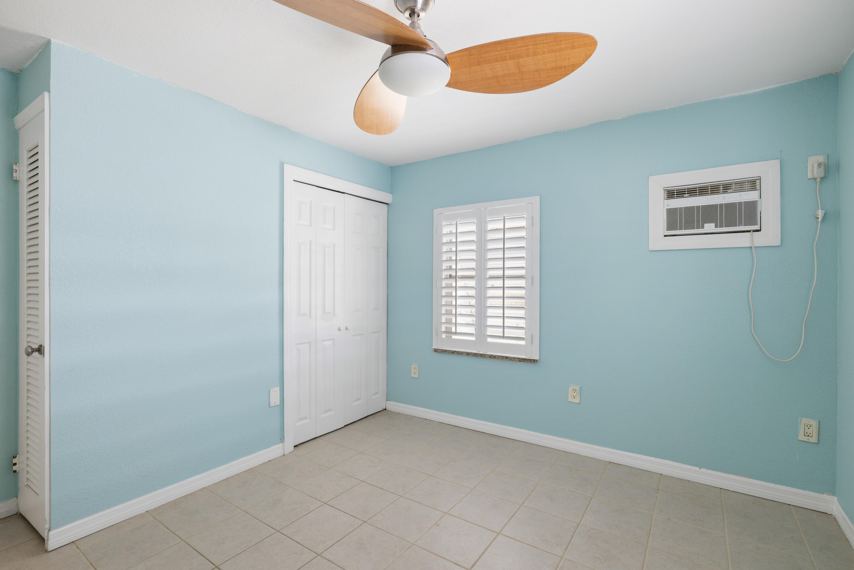 RIVERVIEW MANOR - Residential