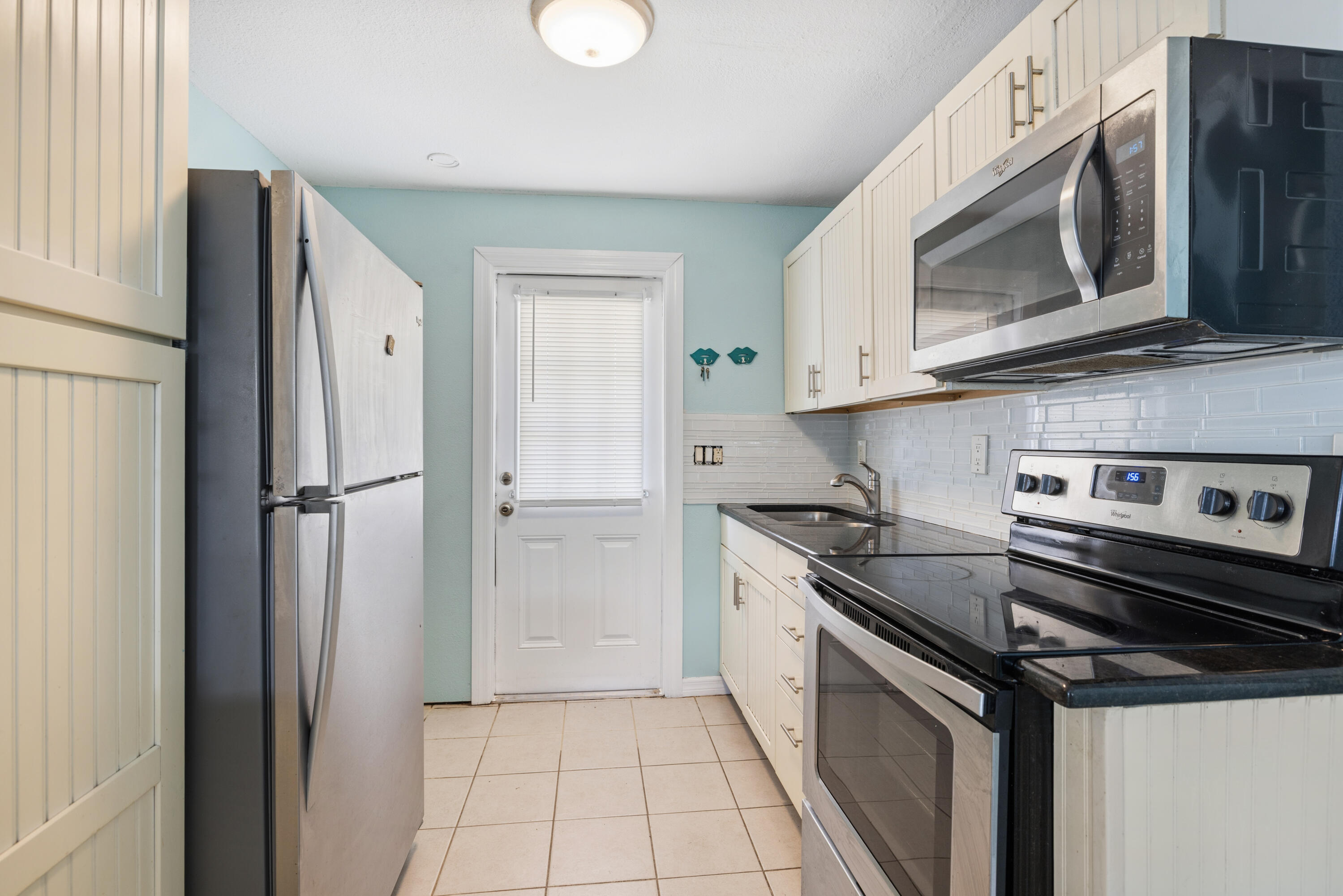 RIVERVIEW MANOR - Residential