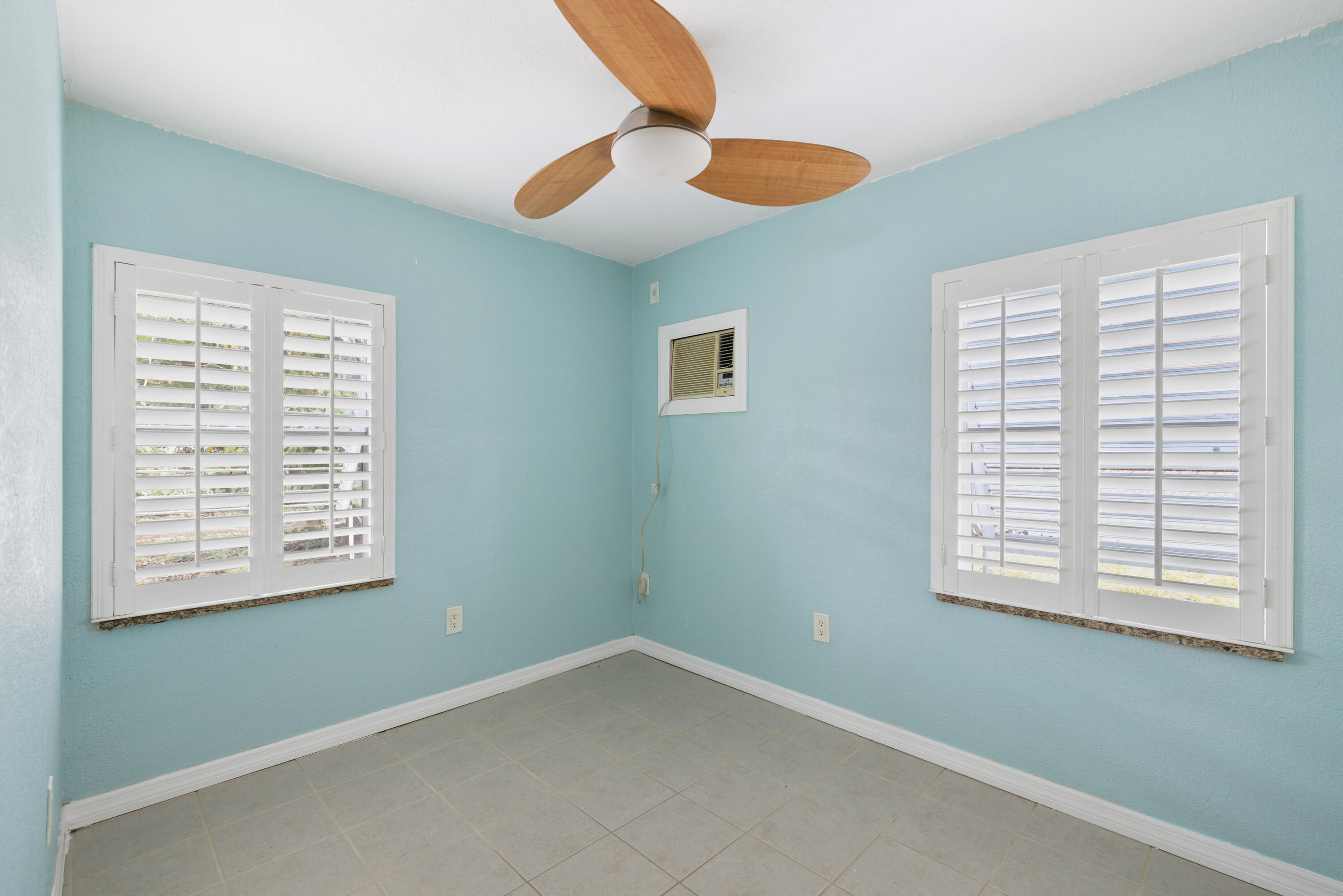 RIVERVIEW MANOR - Residential