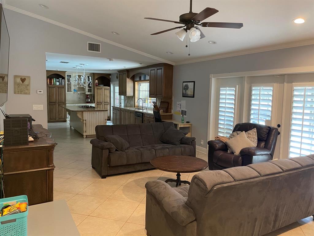 PINEWOOD OF WELLINGTON - Residential Lease