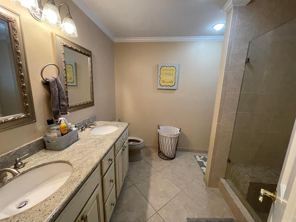 PINEWOOD OF WELLINGTON - Residential Lease