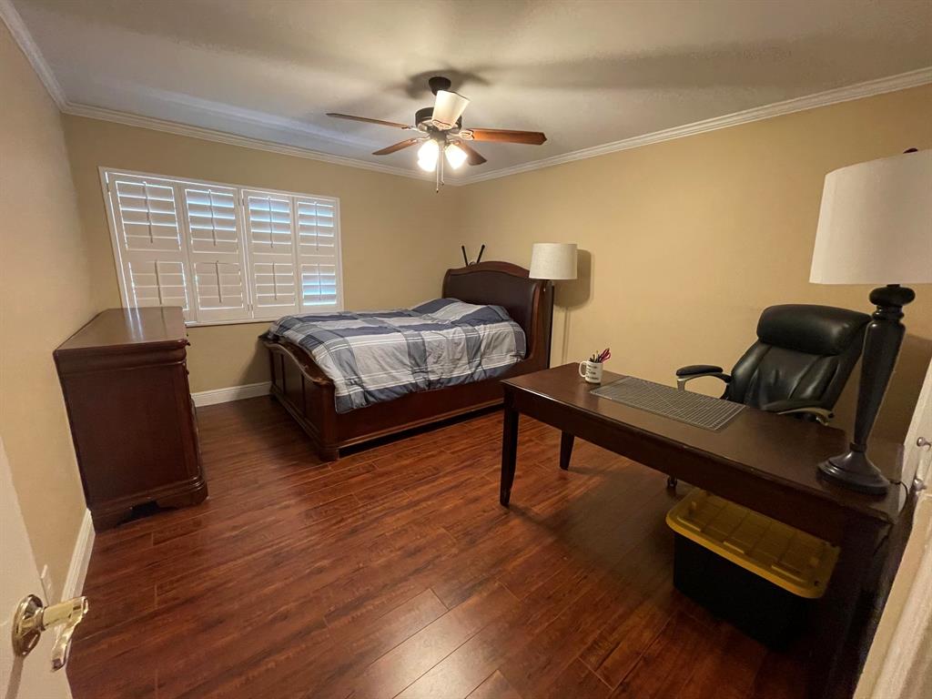 PINEWOOD OF WELLINGTON - Residential Lease