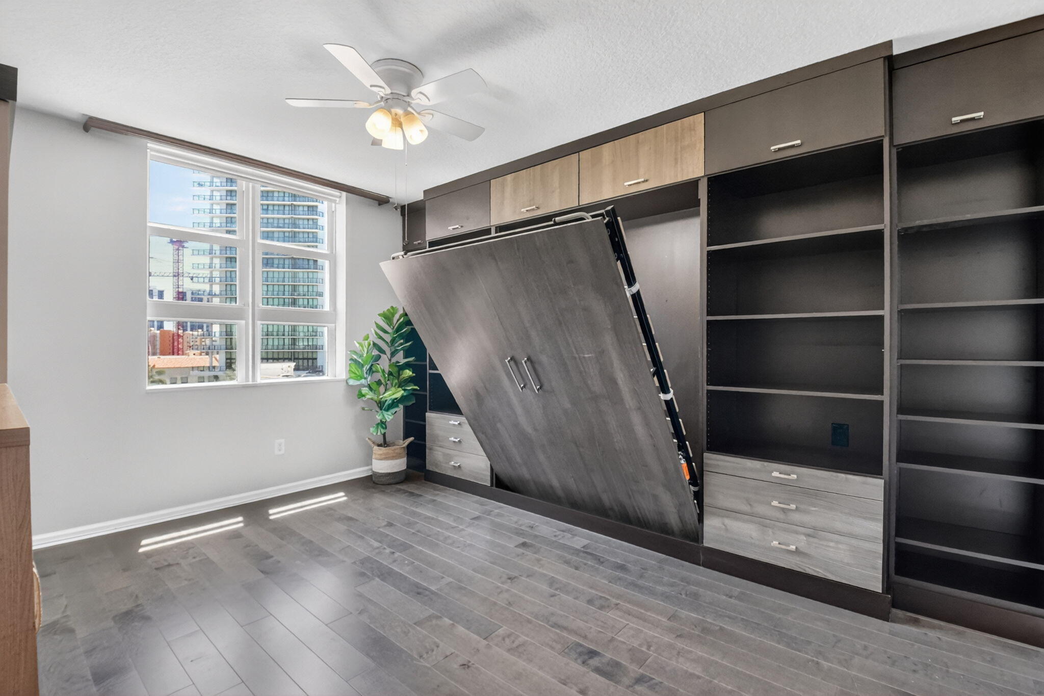 METROPOLITAN CONDO - Residential