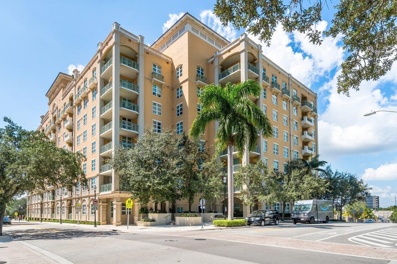 METROPOLITAN CONDO - Residential