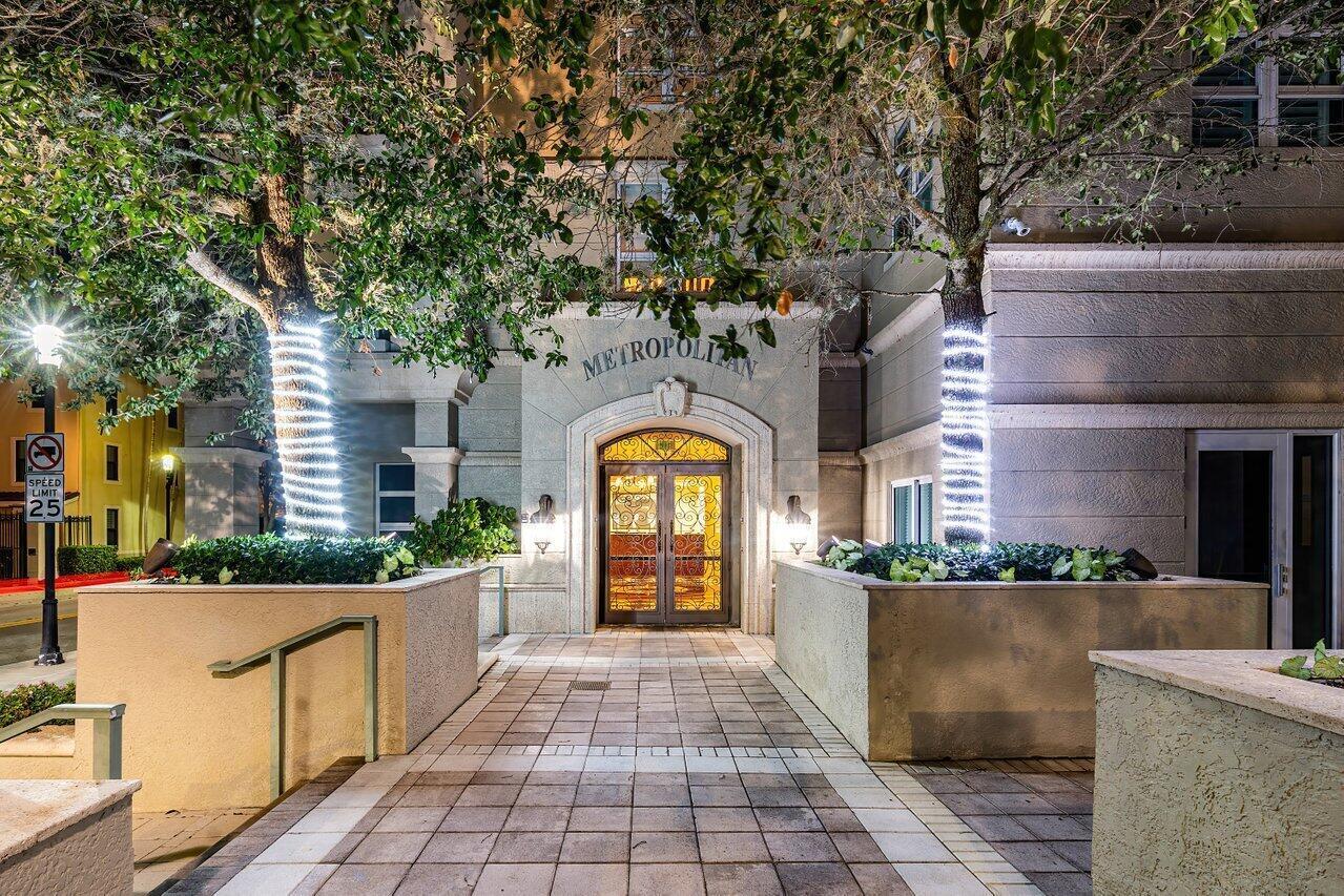 METROPOLITAN CONDO - Residential