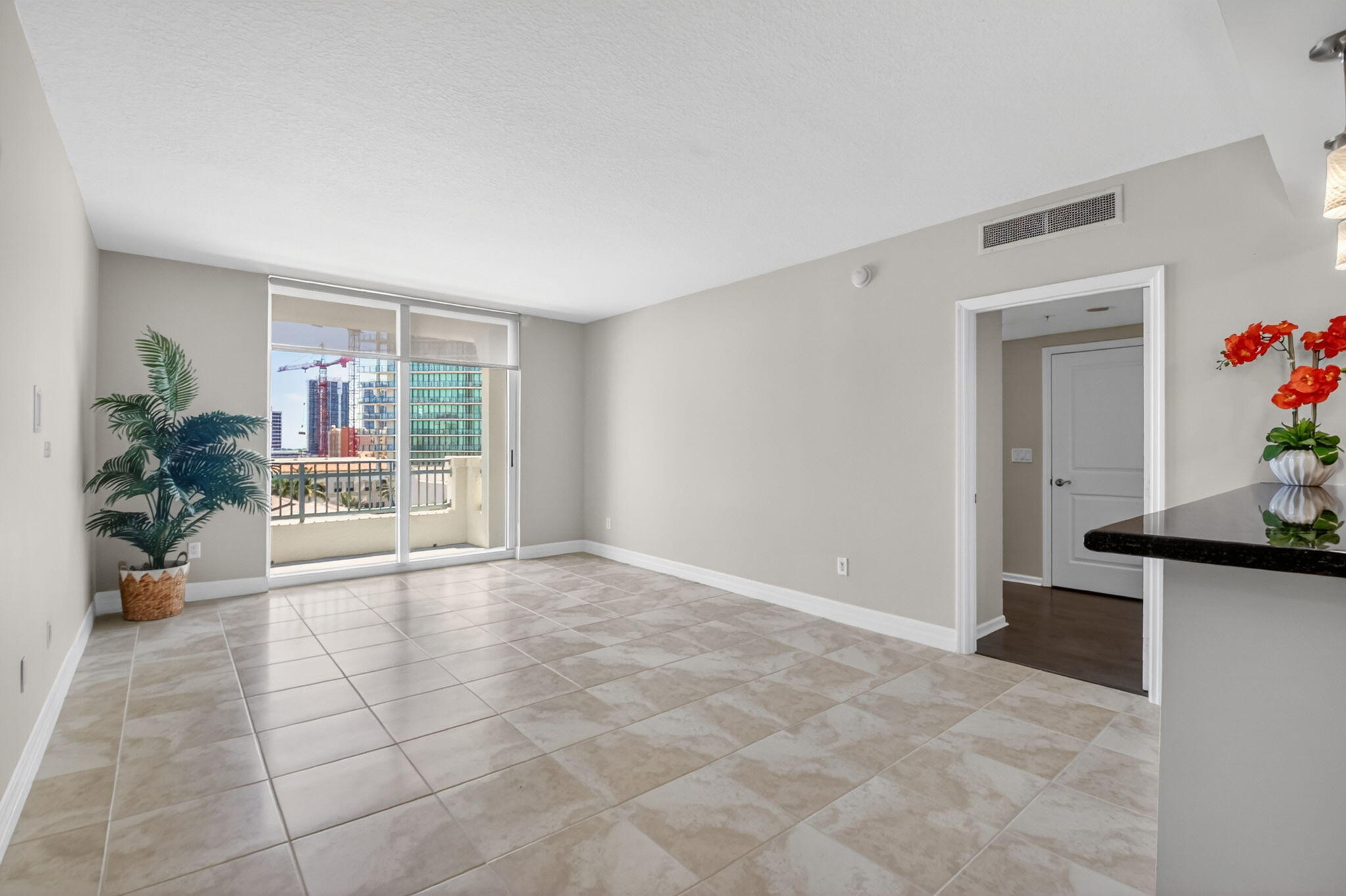 403 S Sapodilla Avenue 511