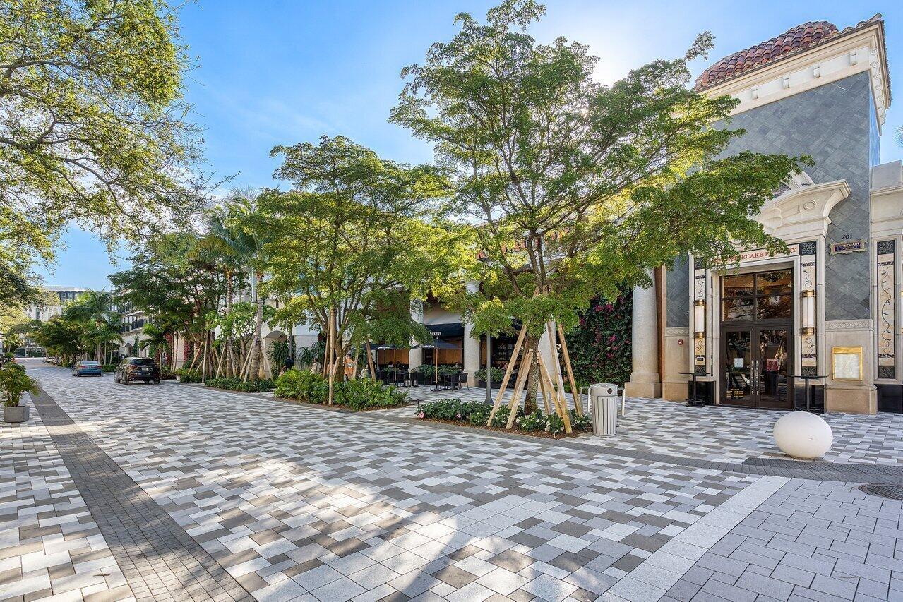 METROPOLITAN CONDO - Residential