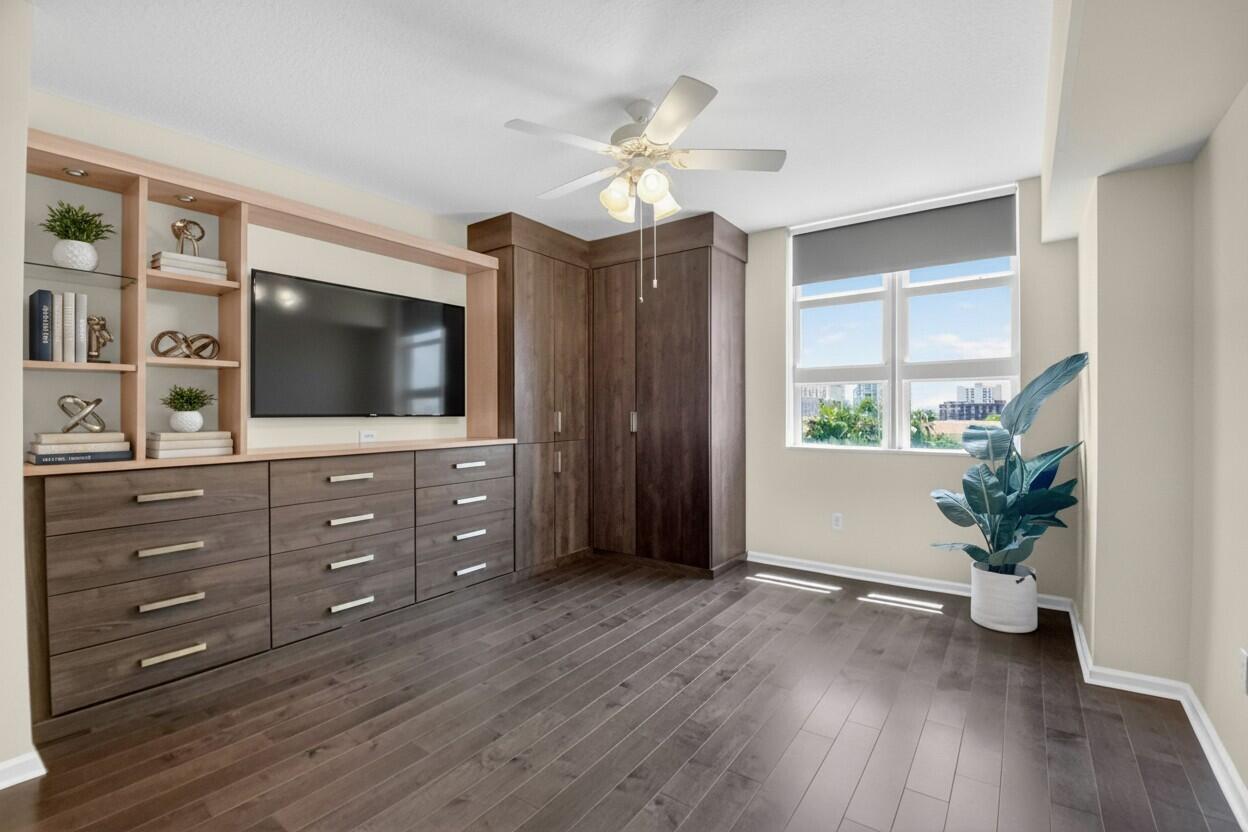 METROPOLITAN CONDO - Residential