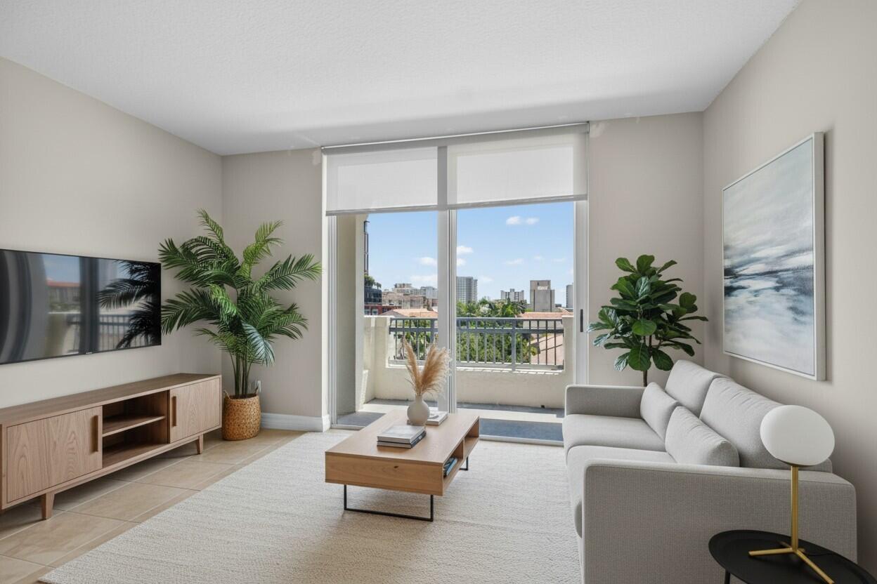METROPOLITAN CONDO - Residential
