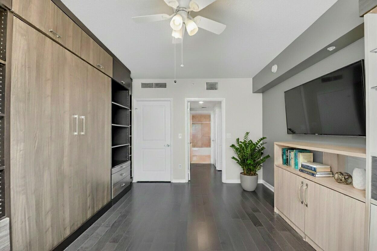 METROPOLITAN CONDO - Residential