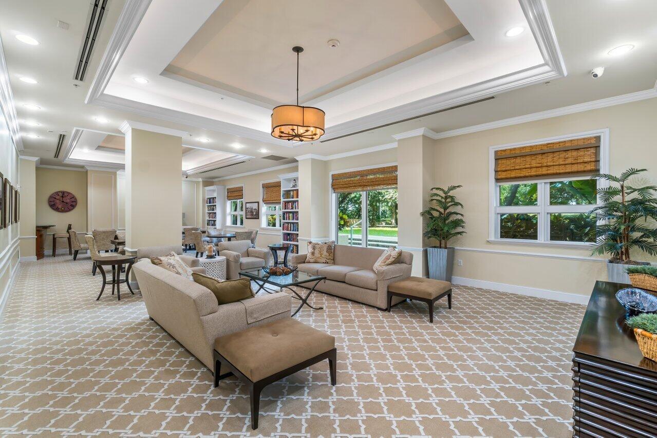 METROPOLITAN CONDO - Residential