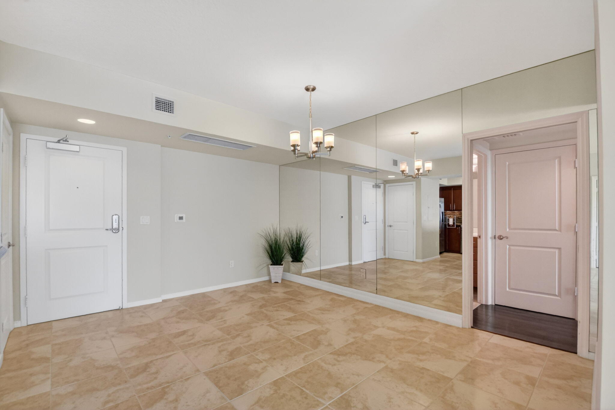 METROPOLITAN CONDO - Residential
