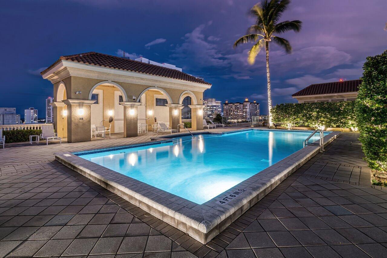 METROPOLITAN CONDO - Residential