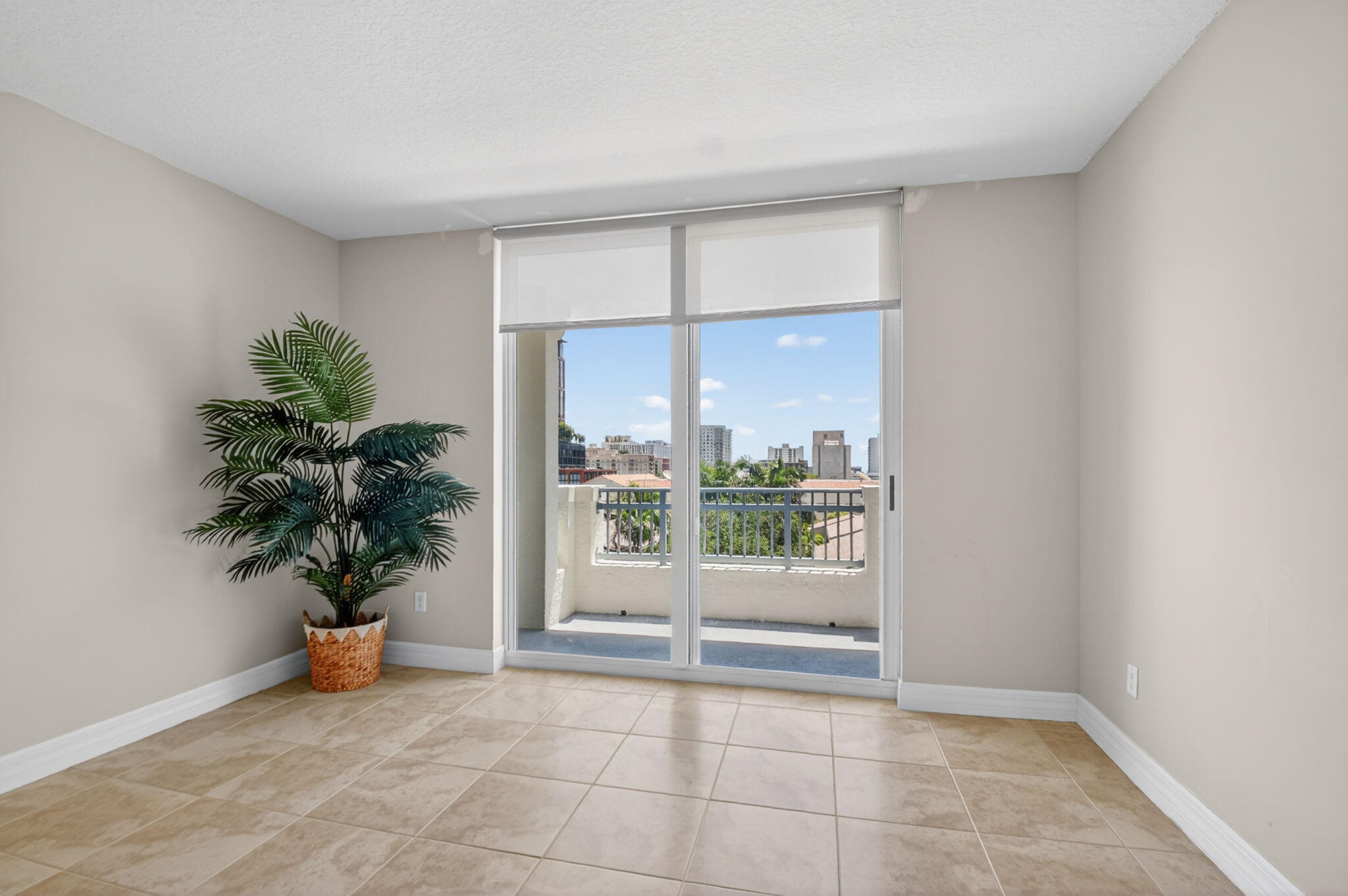 403 S Sapodilla Avenue 511
