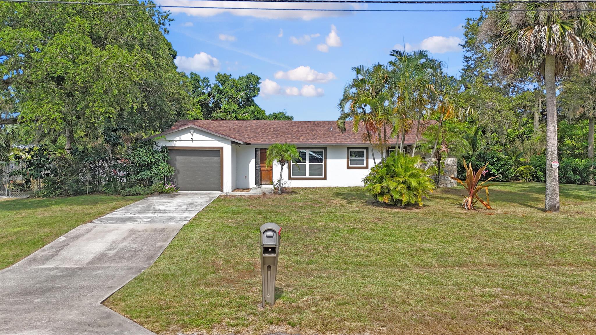 6600 Woodsmere Way, Fort Pierce, FL, 34951/$389,900 1 6600 Woodsmere Way