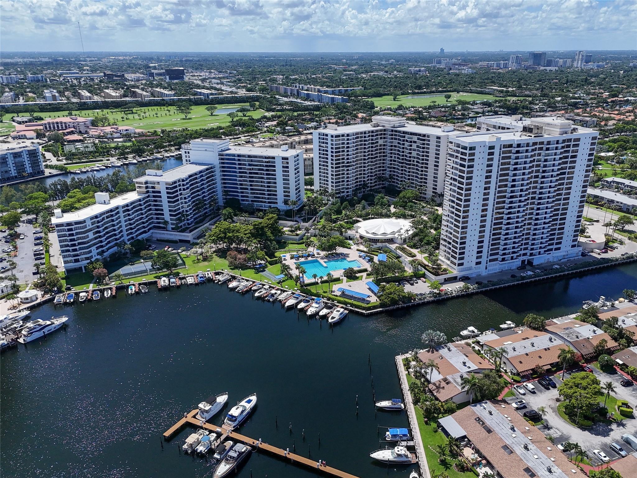 2500 PARKVIEW Drive 1710, Hallandale Beach FL 33009