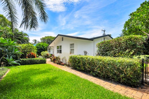 Property photo of 844 Avon Road, West Palm Beach, FL 33401