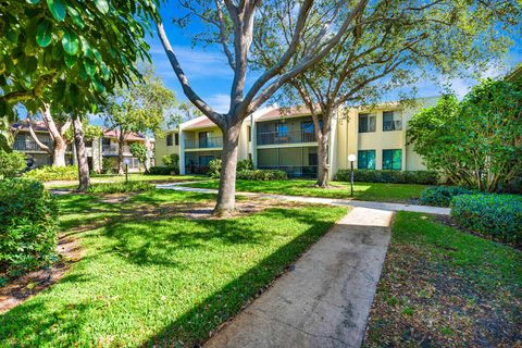 Photo of 150 Pineview Road #L3, Jupiter, FL 33469 (MLS # R11152794)