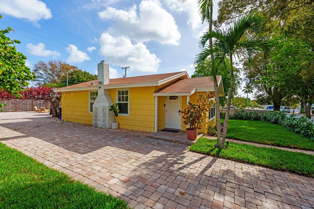 Photo of 527 50th Street, West Palm Beach, FL 33407 (MLS # B26011941)