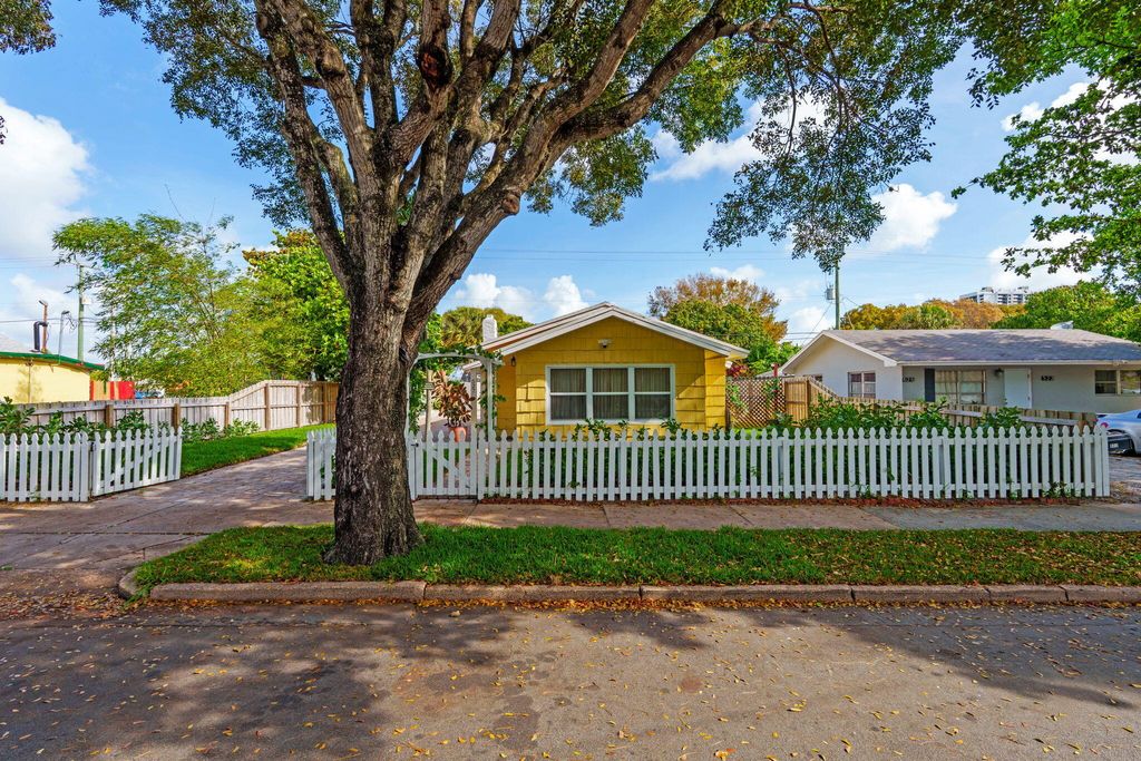 Photo of 527 50th Street, West Palm Beach, FL 33407 (MLS # B26011941)