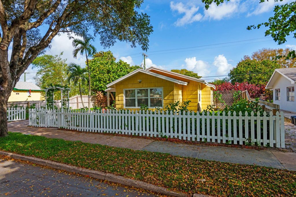 Photo of 527 50th Street, West Palm Beach, FL 33407 (MLS # B26011941)