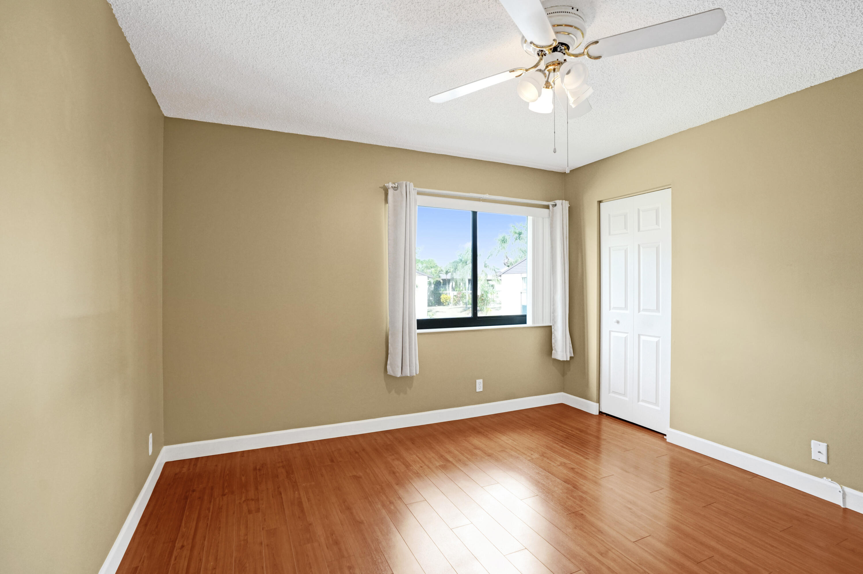 PINE RIDGE SOUTH IV CONDO - Residential