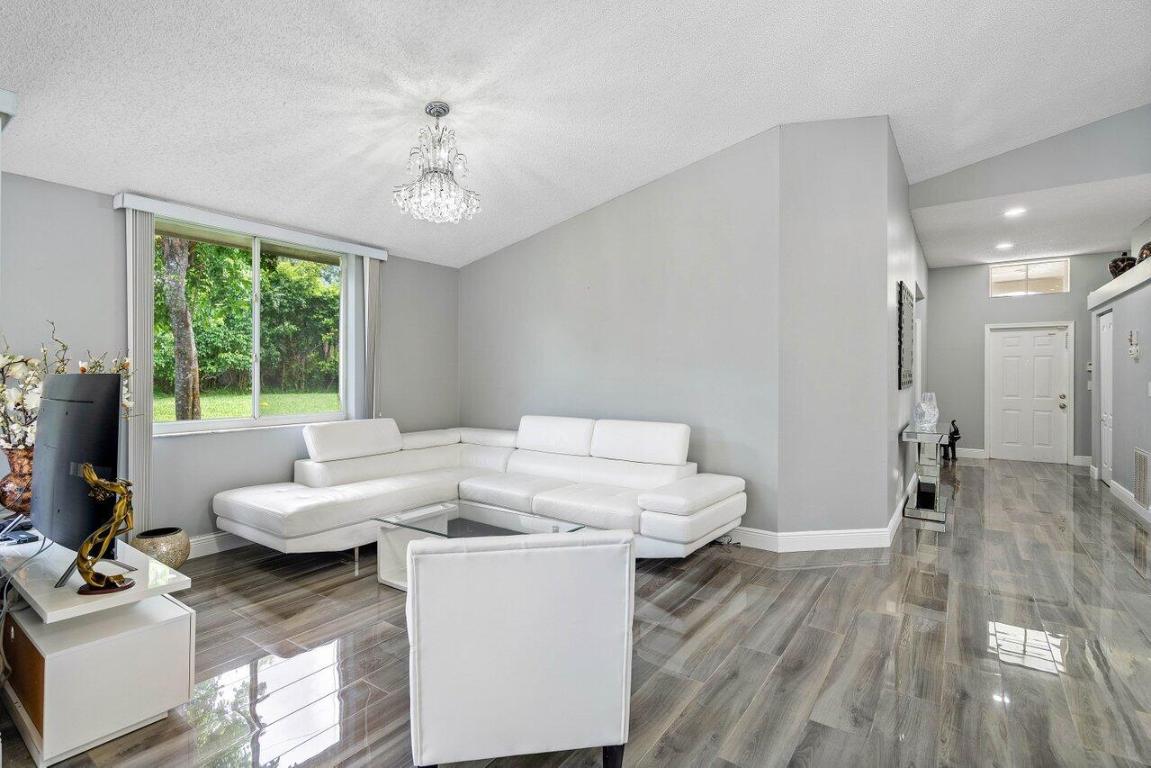 BOCA GARDENS - Residential