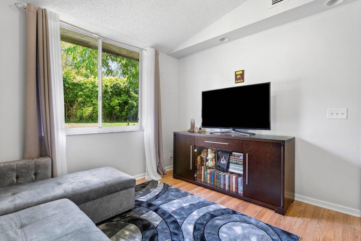 BOCA GARDENS - Residential