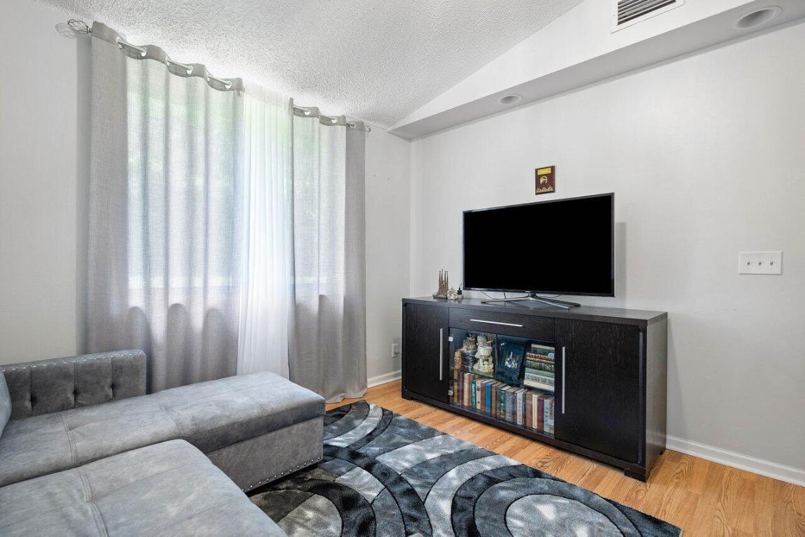 BOCA GARDENS - Residential