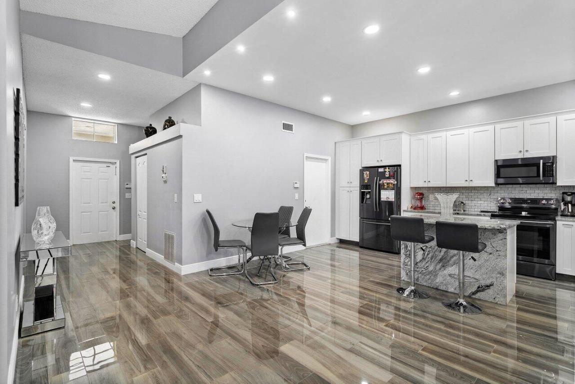 BOCA GARDENS - Residential